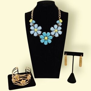 Floral Blue and Gold Tone Statement Necklace Set